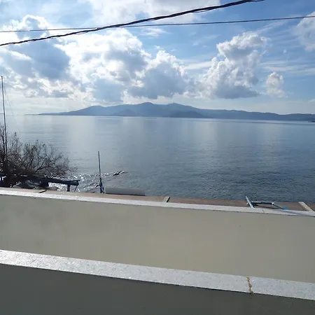 O Fotis מלון דירות 3*