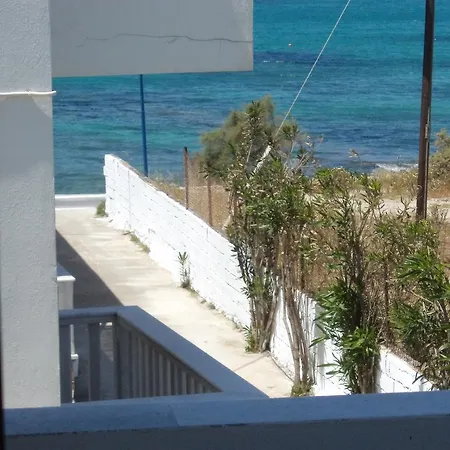 O Fotis מלון דירות 3*