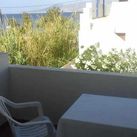 O Fotis מלון דירות 3*