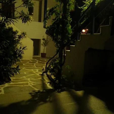 O Fotis מלון דירות 3*